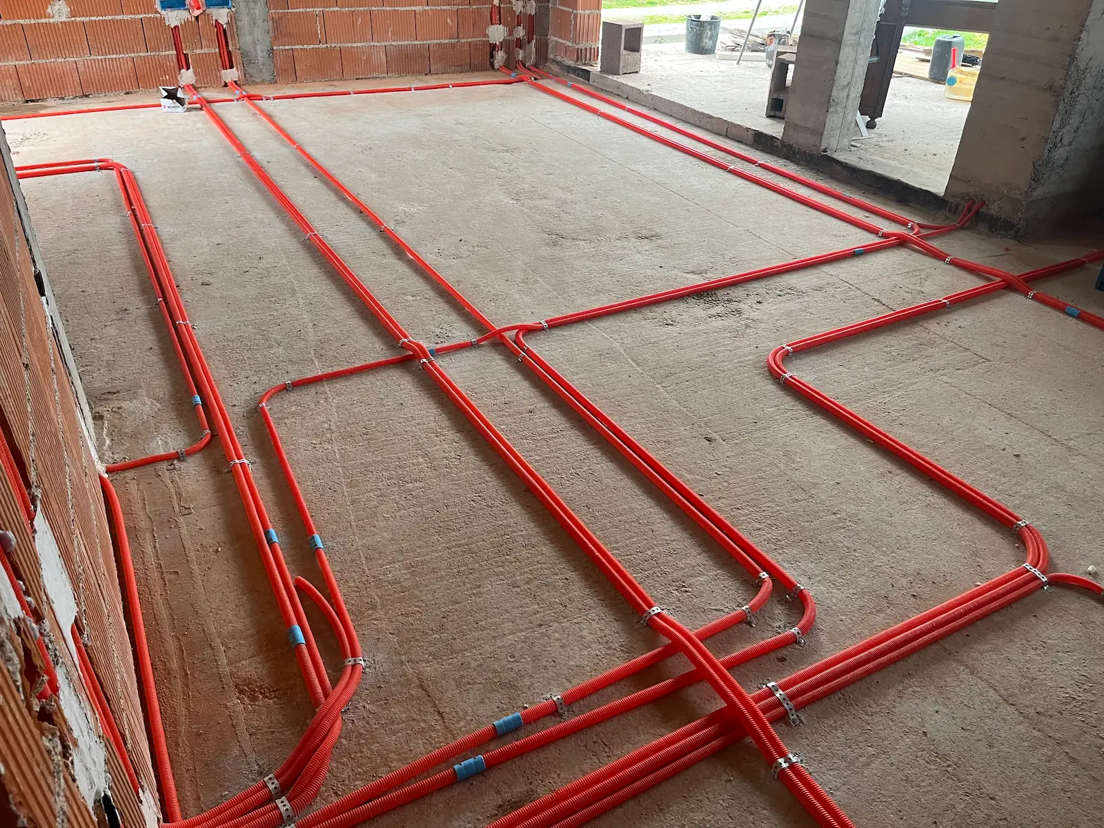 Razvod elektro cijevi po podu